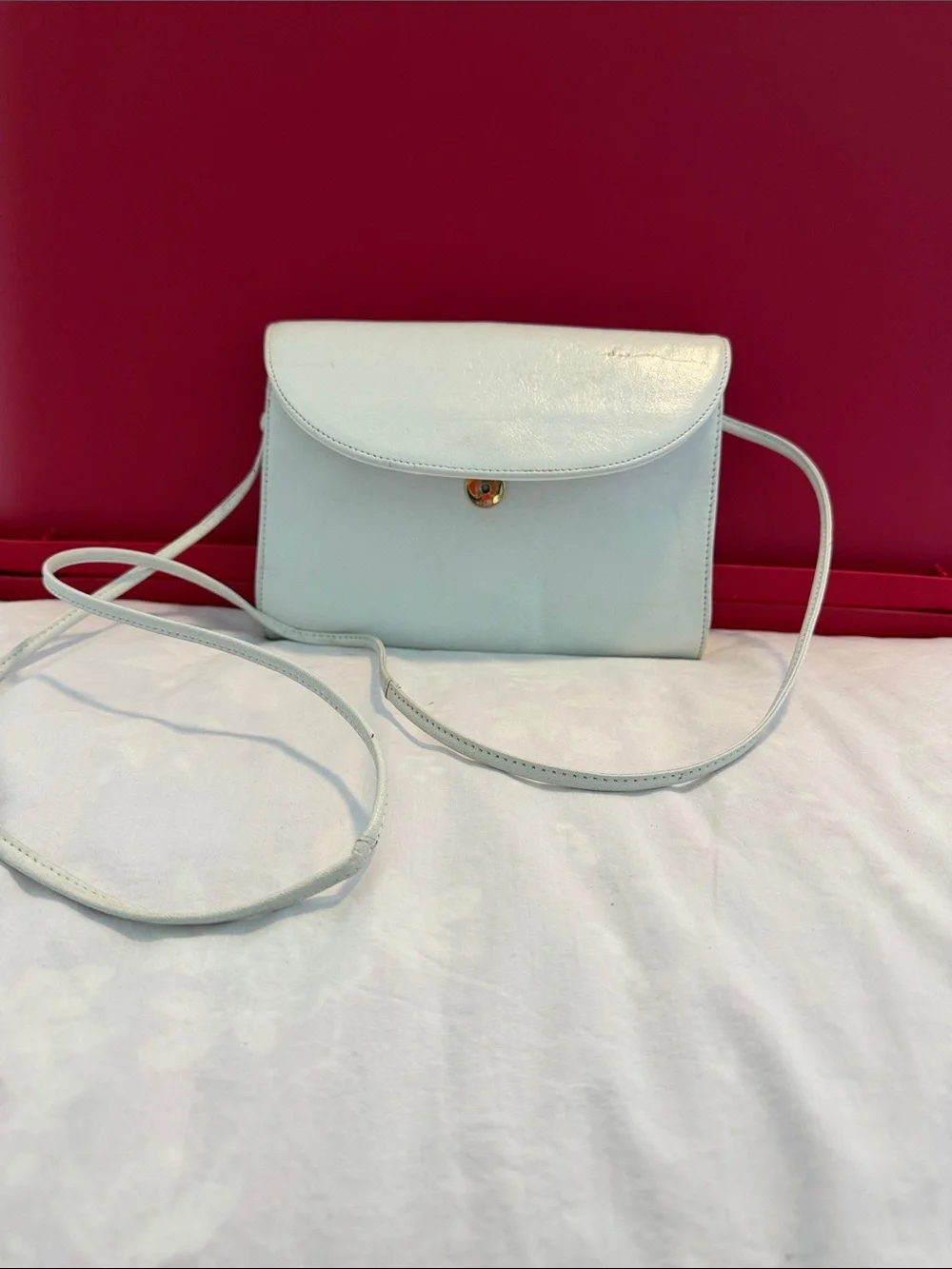 Vintage Koret White Leather Crossbody Bag with Gold Turn-Lock